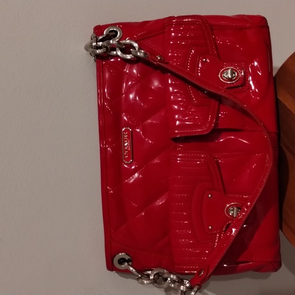 Coach Poppy Quilted Liquid Gloss Cherry Red Patent Leather Shoulder Bag Rare - Picture 3 of 17